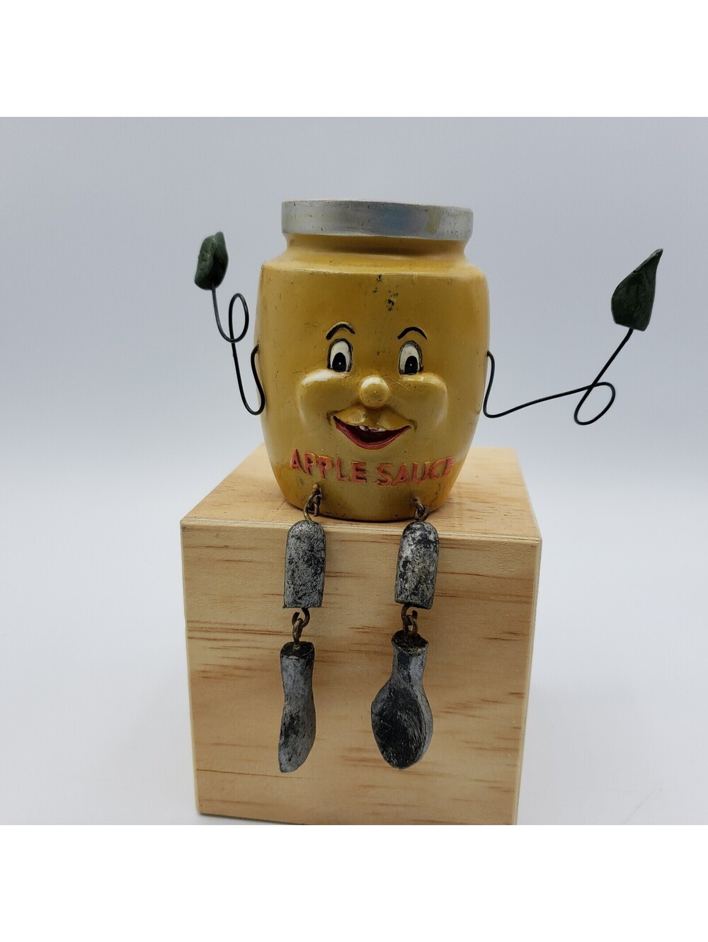 WMG Anthropomorphic Shelf Sitter Jar of Applesauce 2006 Apple
